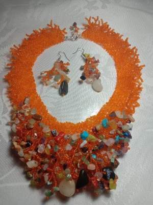 Коралловое колье