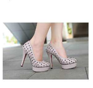 Special Rivet Embellished High-heeled Shoe