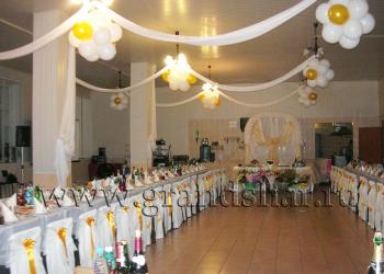 Креативное украшение воздушными шарами свадеб